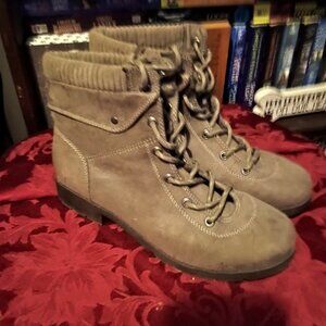 St Johns Bay Yosemite lace up Boots 9.5
